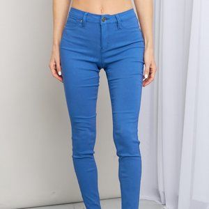 YMI Jeanswear Kate Hyper-Stretch Full Size Mid-Rise Skinny Jeans in Electric Blu